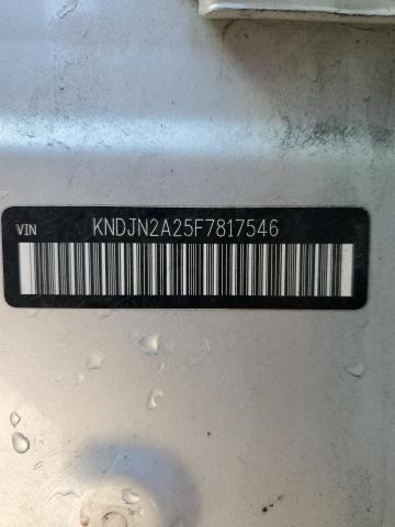 KNDJN2A25F7817546 - 2015 KIA SOUL SILVER photo 13