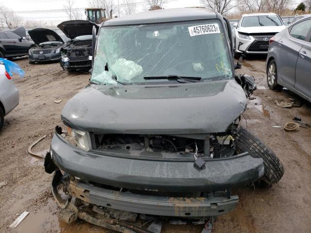 JTLKT324850200542 - 2005 TOYOTA SCION XB GRAY photo 5