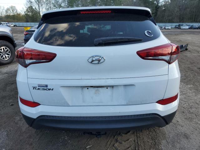 KM8J23A47HU584589 - 2017 HYUNDAI TUCSON SE WHITE photo 6