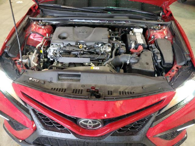 4T1G11AK2RU236281 - 2024 TOYOTA CAMRY SE NIGHT SHADE RED photo 11
