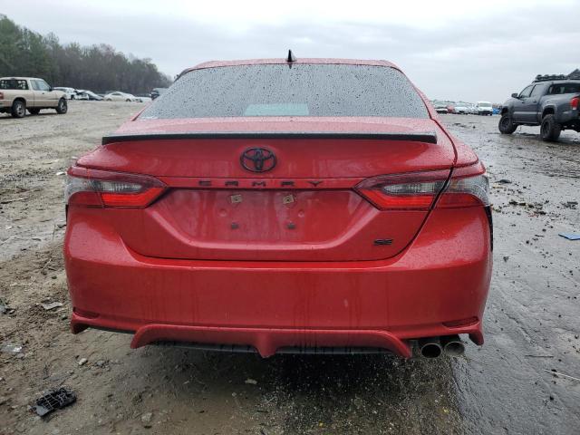 4T1G11AK2RU236281 - 2024 TOYOTA CAMRY SE NIGHT SHADE RED photo 6