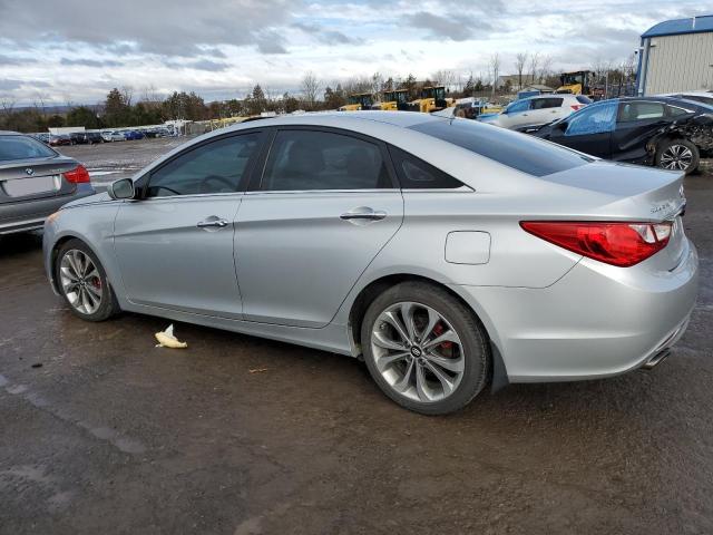 5NPEC4ABXDH742211 - 2013 HYUNDAI SONATA SE SILVER photo 2