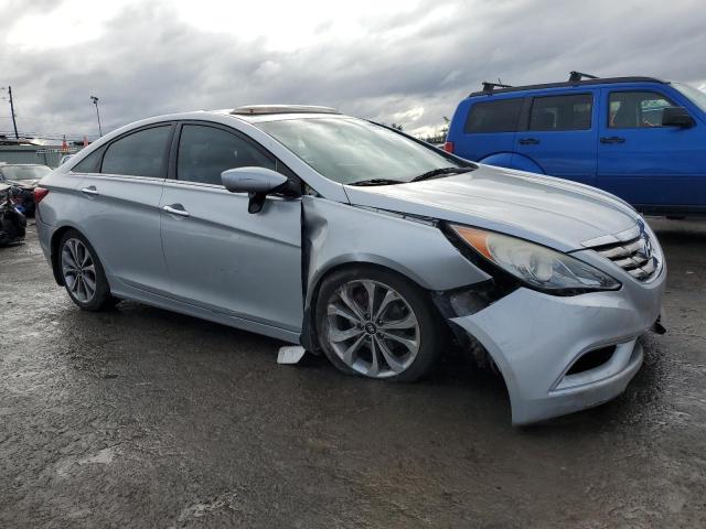 5NPEC4ABXDH742211 - 2013 HYUNDAI SONATA SE SILVER photo 4