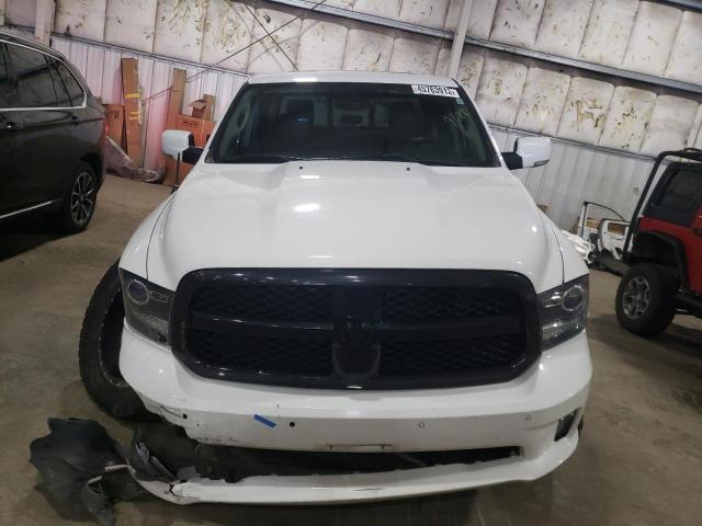 1C6RR7MT7JS241318 - 2018 RAM 1500 SPORT WHITE photo 5