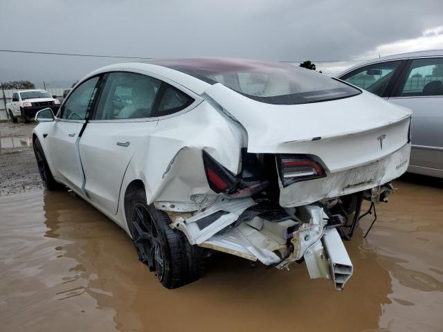 5YJ3E1EB7JF081628 - 2018 TESLA MODEL 3 WHITE photo 2