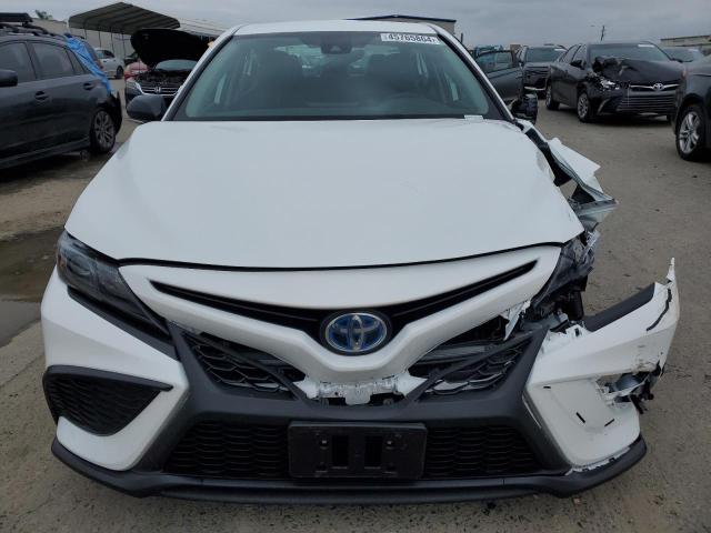 4T1G31AK2RU067079 - 2024 TOYOTA CAMRY SE NIGHT SHADE WHITE photo 5