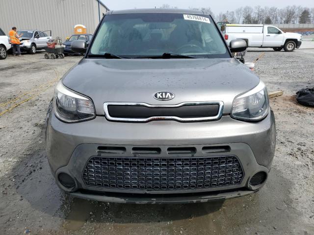 KNDJN2A29E7067308 - 2014 KIA SOUL GRAY photo 5