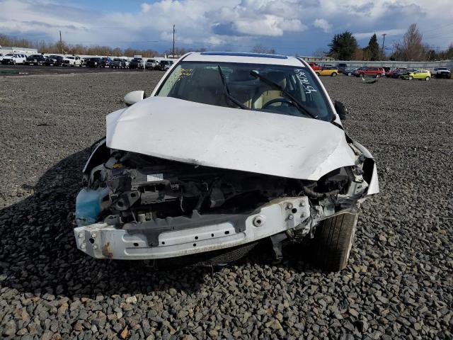 JM1BL1S63A1182781 - 2010 MAZDA 3 S WHITE photo 5