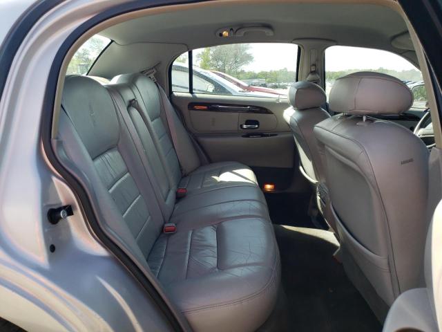 1LNHM81W9YY787368 - 2000 LINCOLN TOWN CAR EXECUTIVE SILVER photo 10
