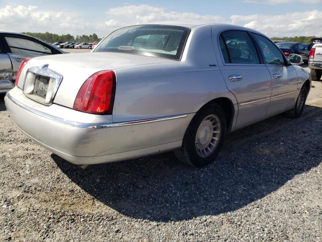 1LNHM81W9YY787368 - 2000 LINCOLN TOWN CAR EXECUTIVE SILVER photo 3