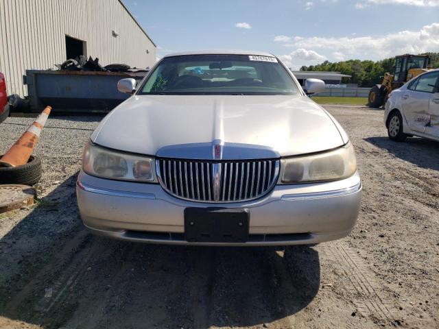 1LNHM81W9YY787368 - 2000 LINCOLN TOWN CAR EXECUTIVE SILVER photo 5