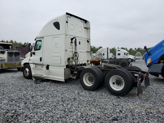 3AKJGLDR8JSJS1530 - 2018 FREIGHTLINER CASCADIA 1 WHITE photo 3