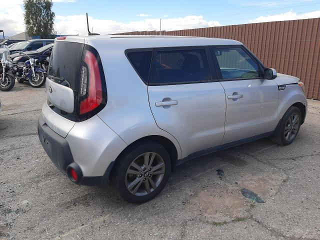 KNDJP3A55F7754748 - 2015 KIA SOUL + SILVER photo 3