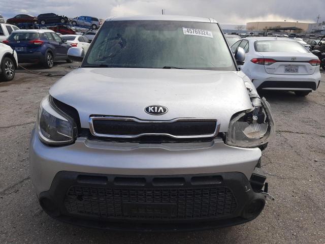 KNDJP3A55F7754748 - 2015 KIA SOUL + SILVER photo 5