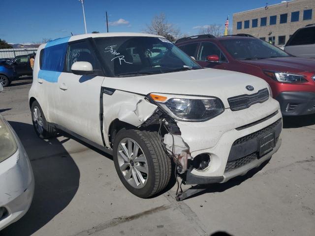 KNDJP3A52K7000247 - 2019 KIA SOUL + WHITE photo 4