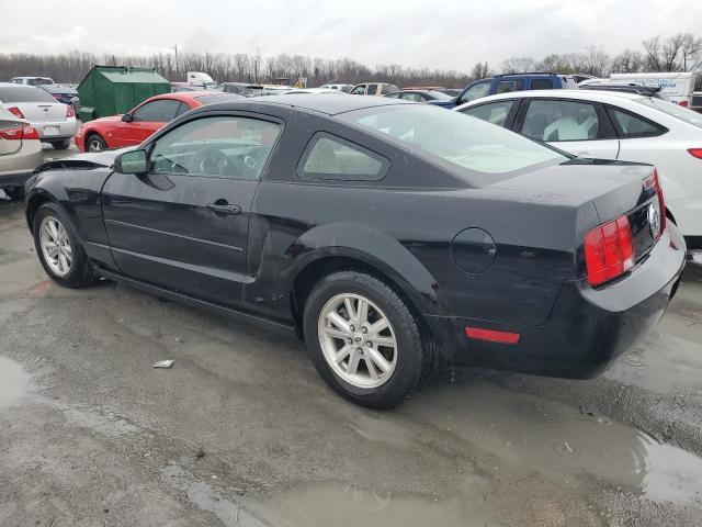 1ZVFT80N155197750 - 2005 FORD MUSTANG BLACK photo 2