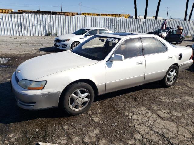 JT8GK13T9R0068877 - 1994 LEXUS ES 300 WHITE photo 1