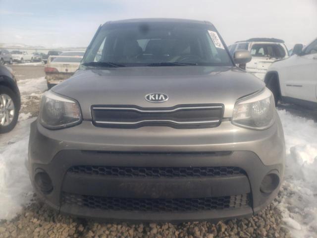 KNDJN2A21H7486502 - 2017 KIA SOUL GRAY photo 5