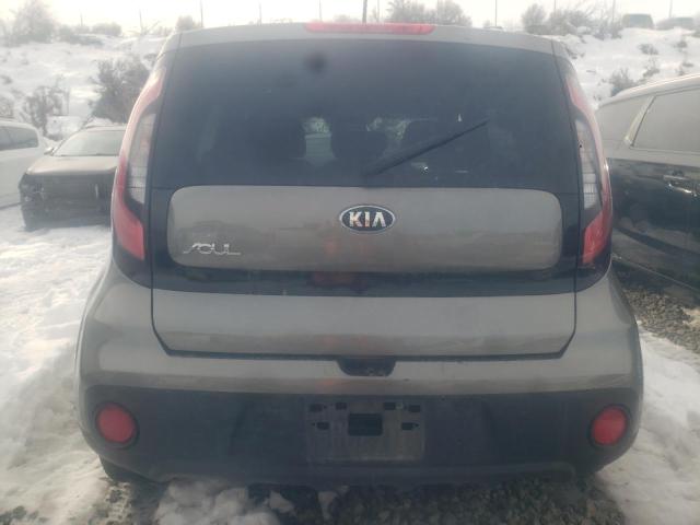 KNDJN2A21H7486502 - 2017 KIA SOUL GRAY photo 6