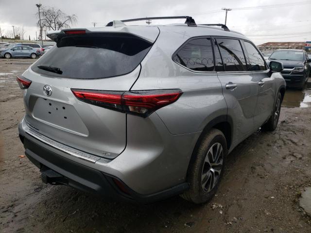 5TDHZRAH5NS546802 - 2022 TOYOTA HIGHLANDER XLE SILVER photo 3