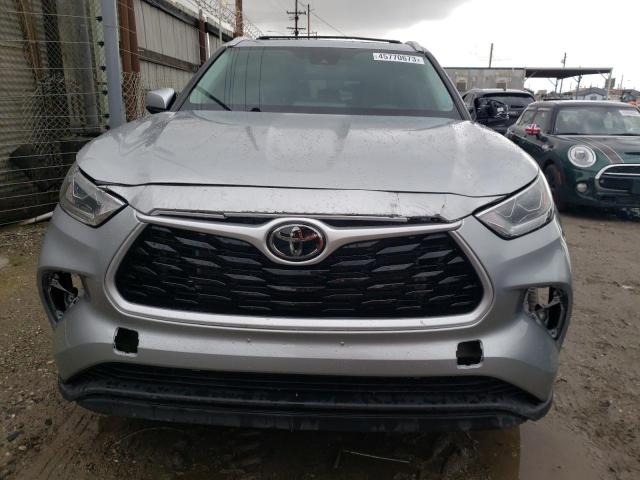 5TDHZRAH5NS546802 - 2022 TOYOTA HIGHLANDER XLE SILVER photo 5