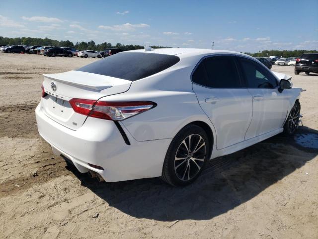 4T1G11AK4LU887547 - 2020 TOYOTA CAMRY SE WHITE photo 3