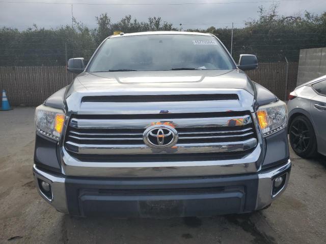 5TFRY5F12GX204930 - 2016 TOYOTA TUNDRA DOUBLE CAB SR/SR5 GRAY photo 5