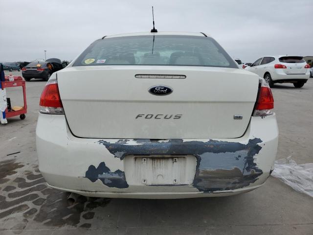 1FAHP3FNXBW196859 - 2011 FORD FOCUS SE WHITE photo 6