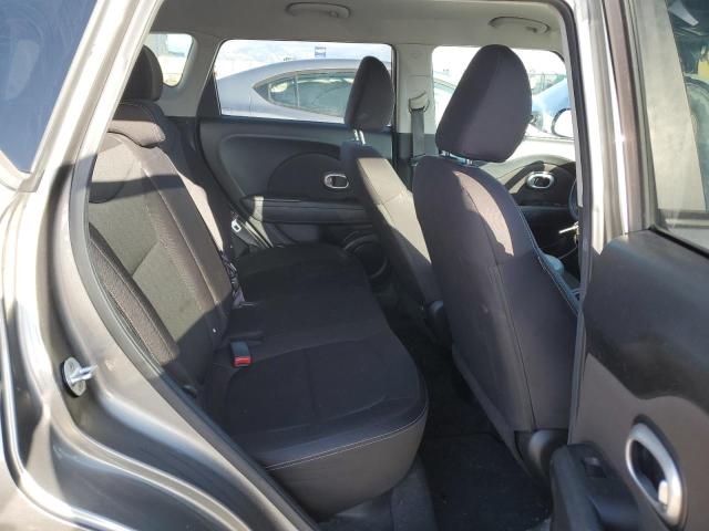 KNDJN2A26G7279845 - 2016 KIA SOUL GRAY photo 10