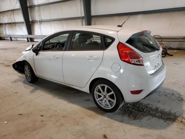 3FADP4EJ4KM144033 - 2019 FORD FIESTA SE WHITE photo 2