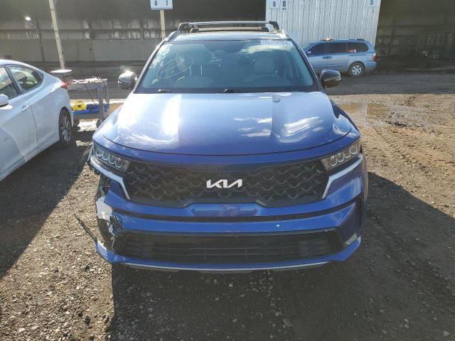 5XYRL4LC5NG095717 - 2022 KIA SORENTO S BLUE photo 5