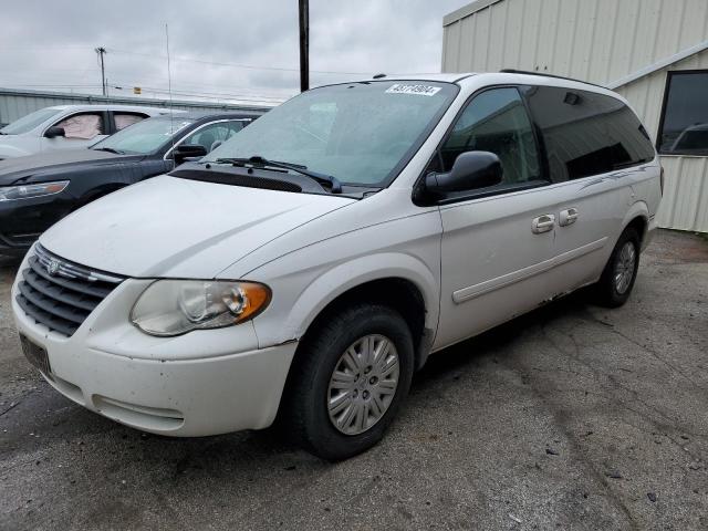 2A4GP44R16R880564 - 2006 CHRYSLER TOWN AND C LX WHITE photo 1