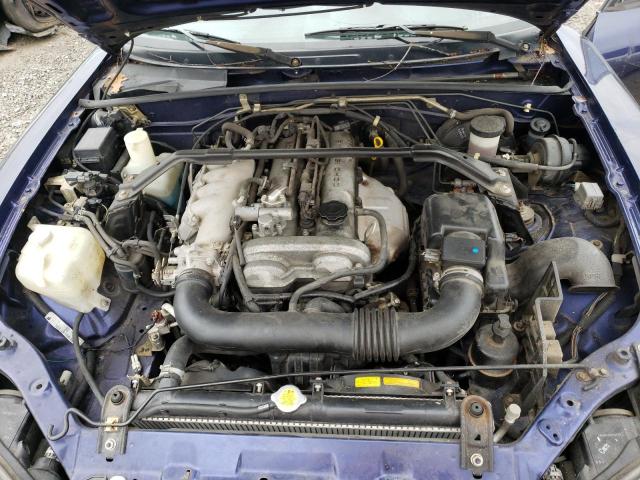 JM1NB353840401385 - 2004 MAZDA MX-5 MIATA BASE BLUE photo 11