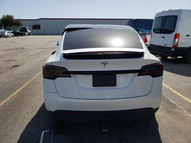 7SAXCBE51NF349413 - 2022 TESLA MODEL X WHITE photo 6