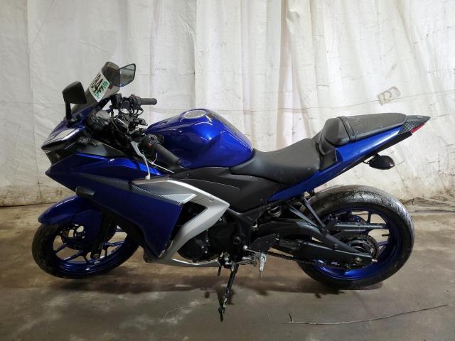 MH3RH06Y8HK017045 - 2017 YAMAHA YZFR3 BLUE photo 3