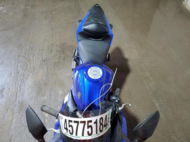 MH3RH06Y8HK017045 - 2017 YAMAHA YZFR3 BLUE photo 5