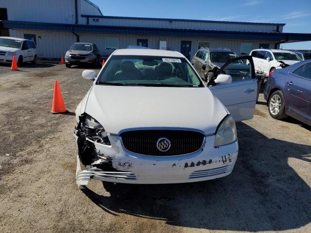 1G4HD57256U205452 - 2006 BUICK LUCERNE CXL WHITE photo 5