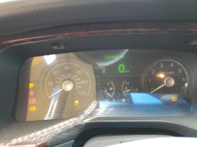 2LNBL8EV3BX763195 - 2011 LINCOLN TOWN CAR EXECUTIVE L BLACK photo 9