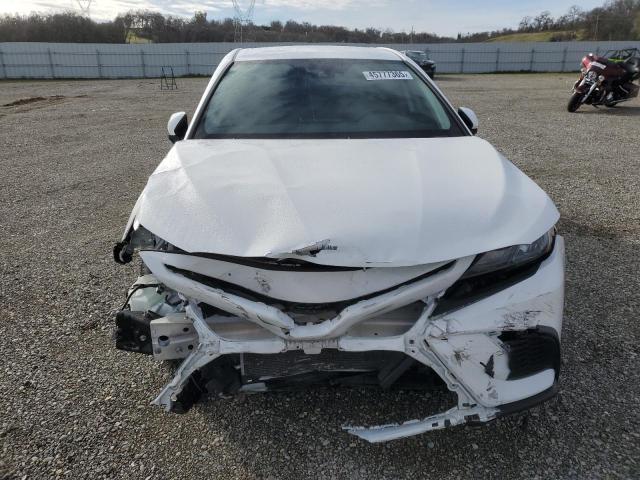 4T1T11AK9PU104548 - 2023 TOYOTA CAMRY SE NIGHT SHADE WHITE photo 5