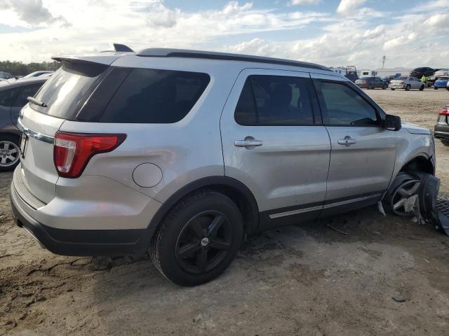 1FM5K7D86JGA52388 - 2018 FORD EXPLORER XLT SILVER photo 3