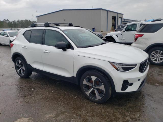 YV4K92HW5P2044221 - 2023 VOLVO XC40 PLUS WHITE photo 4