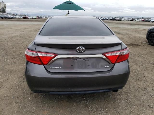 4T1BF1FK4GU158183 - 2016 TOYOTA CAMRY LE GRAY photo 6