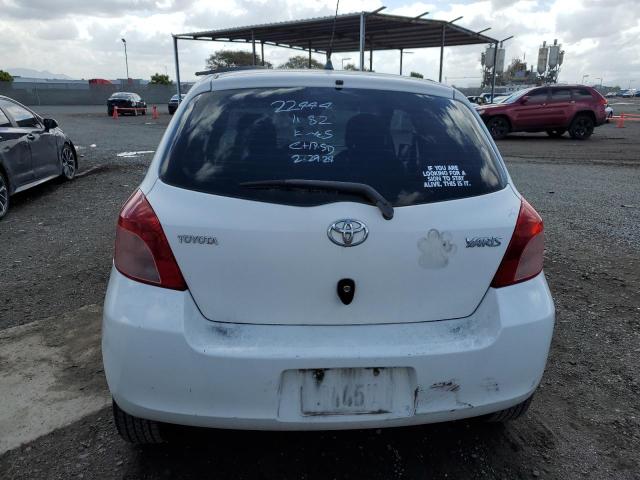 JTDJT923185170437 - 2008 TOYOTA YARIS WHITE photo 6