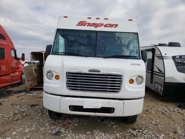 4UZAARBV75CV10460 - 2005 FREIGHTLINER CHASSIS M LINE WALK-IN VAN WHITE photo 5