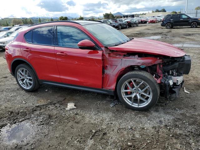ZASFAKPN2J7B91831 - 2018 ALFA ROMEO STELVIO SPORT أحمر صورة 4