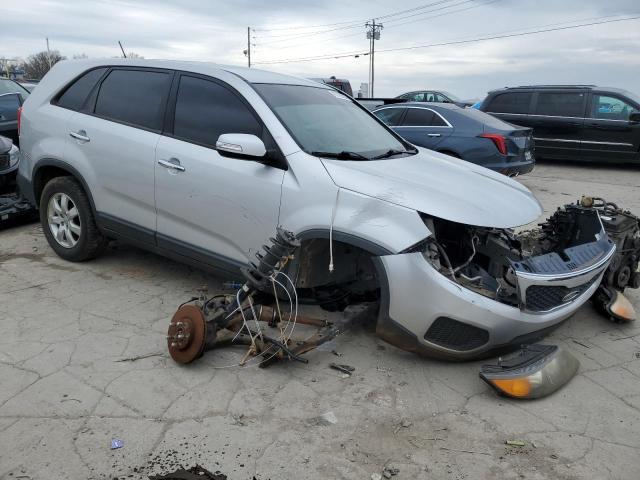 5XYKT4A13CG233125 - 2012 KIA SORENTO BASE SILVER photo 4