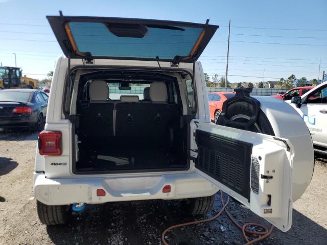 1C4JJXP63NW220628 - 2022 JEEP WRANGLER U SAHARA 4XE WHITE photo 6