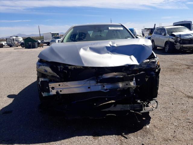 4T1G11AK5PU728591 - 2023 TOYOTA CAMRY SE NIGHT SHADE SILVER photo 5