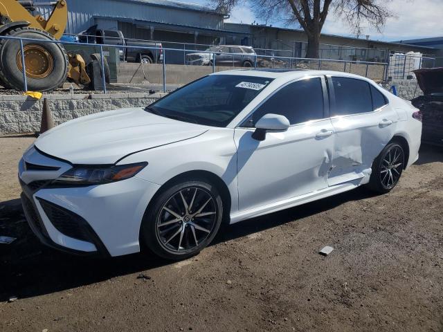 4T1S11AK8PU163618 - 2023 TOYOTA CAMRY SE NIGHT SHADE WHITE photo 1