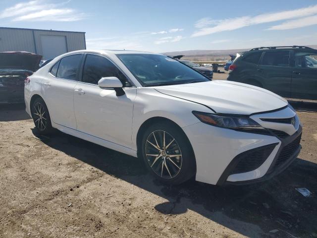 4T1S11AK8PU163618 - 2023 TOYOTA CAMRY SE NIGHT SHADE WHITE photo 4